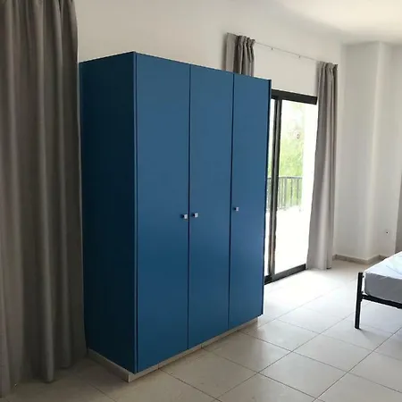 Ξενοδοχείο με διαμερίσματα Athinas Court Πάφος