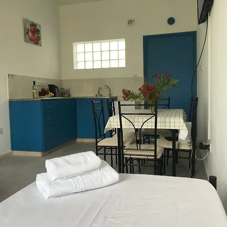 Athinas Court Aparthotel