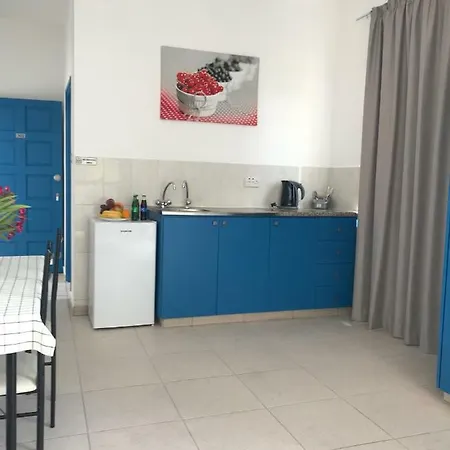 Aparthotel Athinas Court Paphos