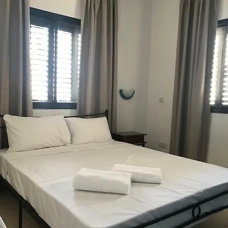 Athinas Court Aparthotel Paphos