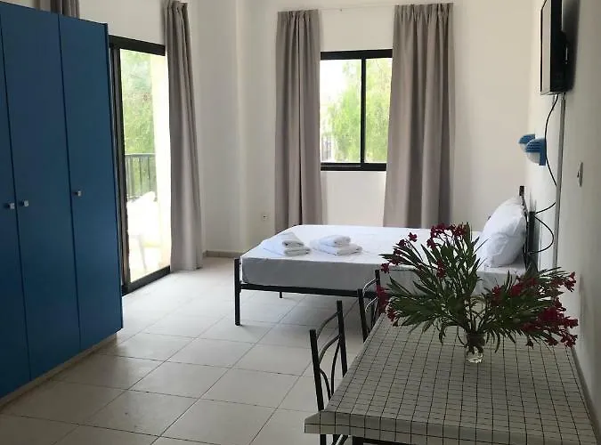 Athinas Court * Paphos