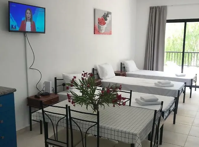 Athinas Court Apart-hotel Pafos