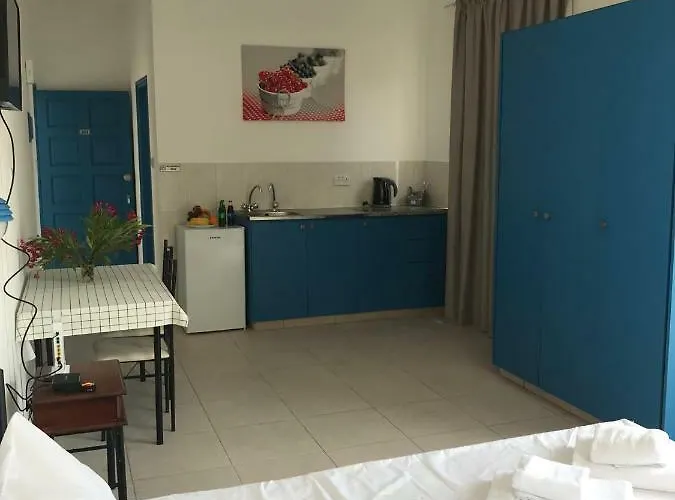 Aparthotel Athinas Court