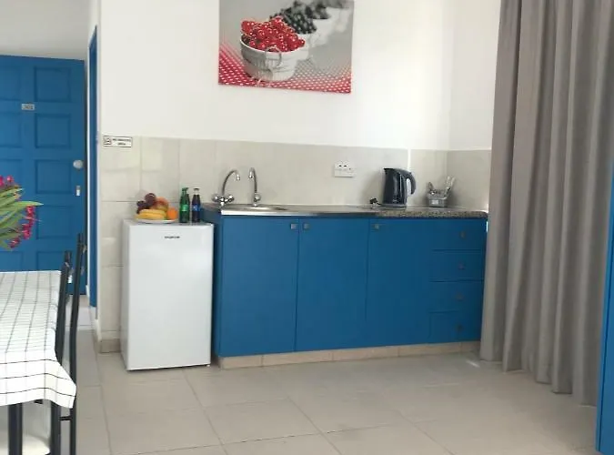 Aparthotel Athinas Court Paphos