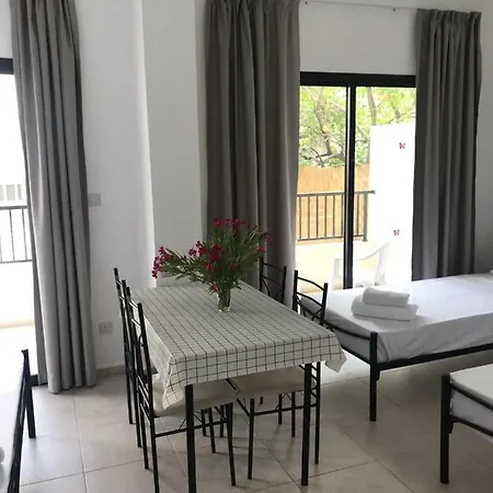 Athinas Court * Πάφος