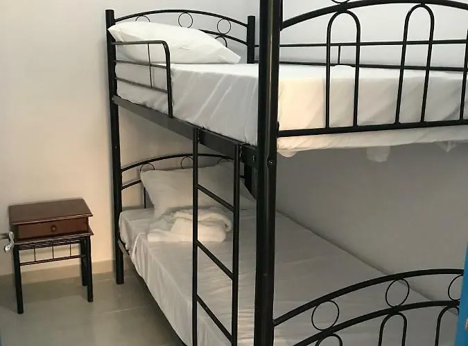 Apartahotel Athinas Court