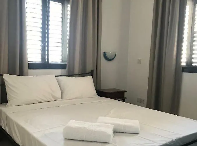 Athinas Court Apartahotel Paphos